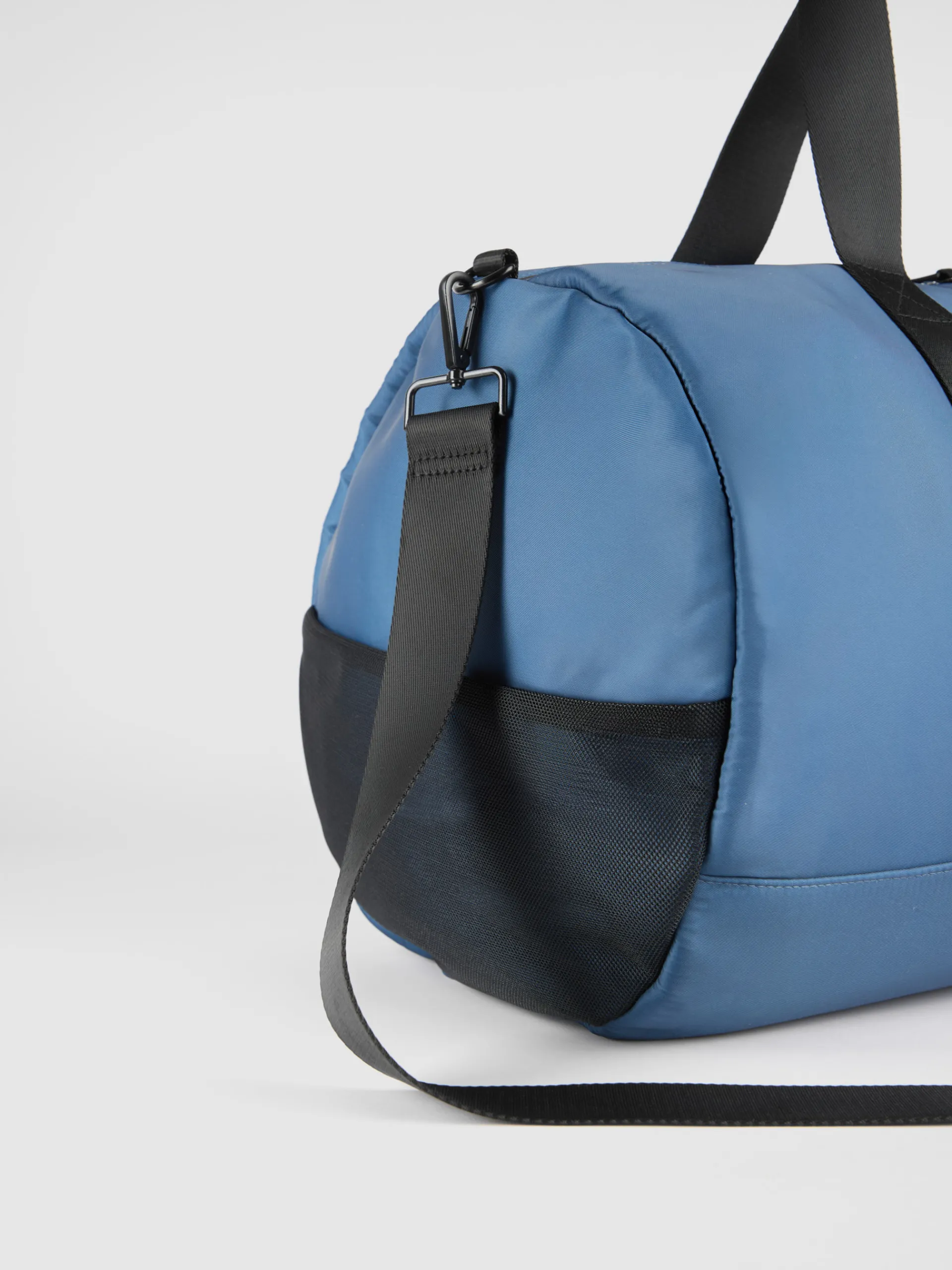 Hombre Alvaro Moreno BOLSA TECNO